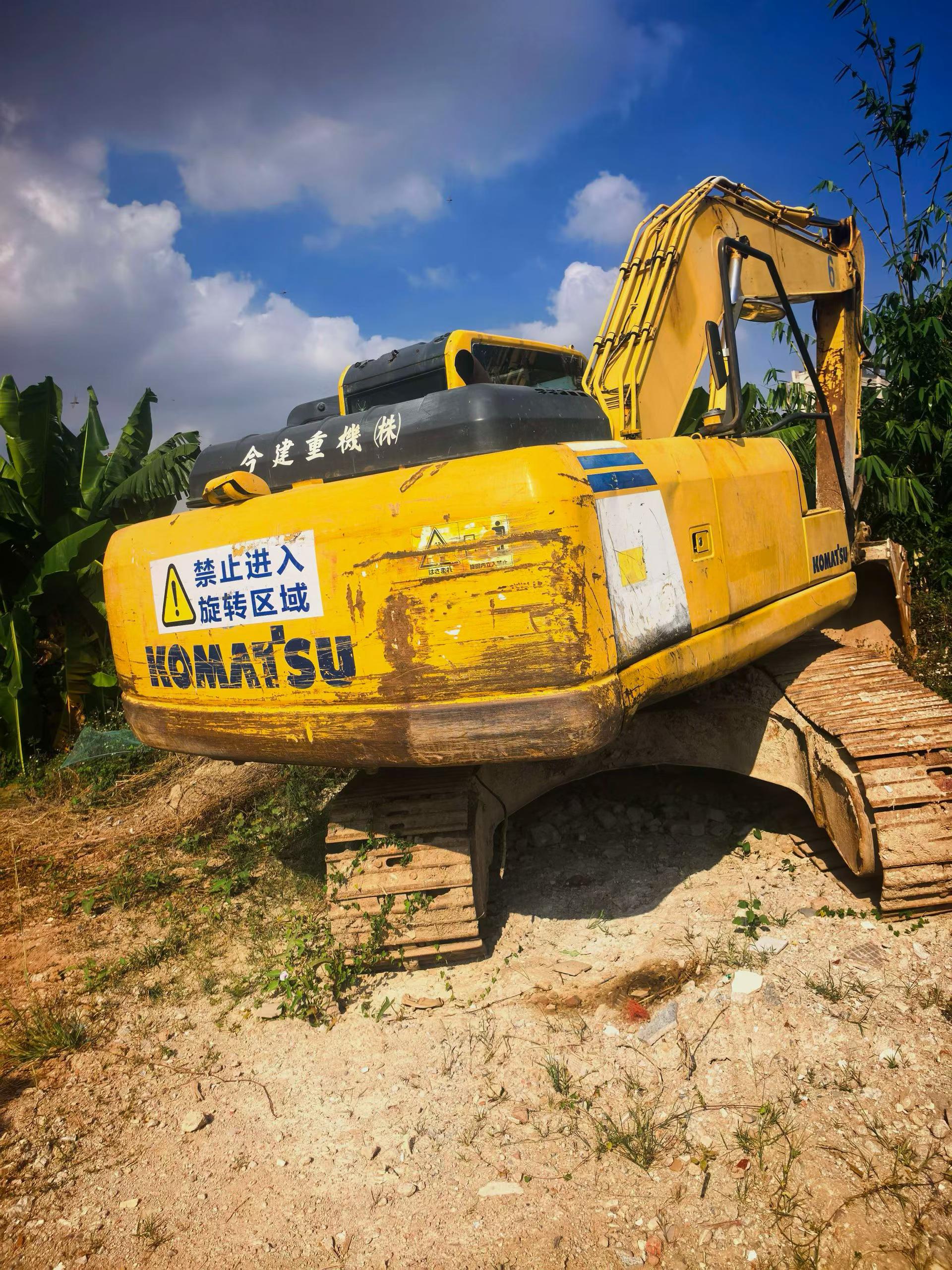 Buy Komatsu PC200-8N1 Used Excavator / 2