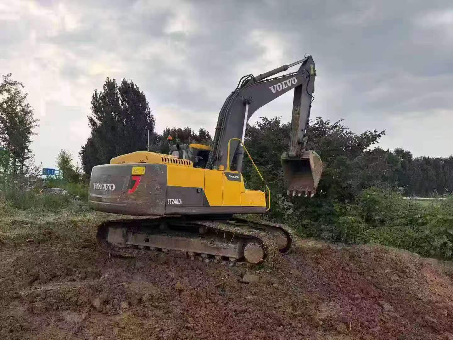 Buy Volvo EC240 Used Excavator / 2