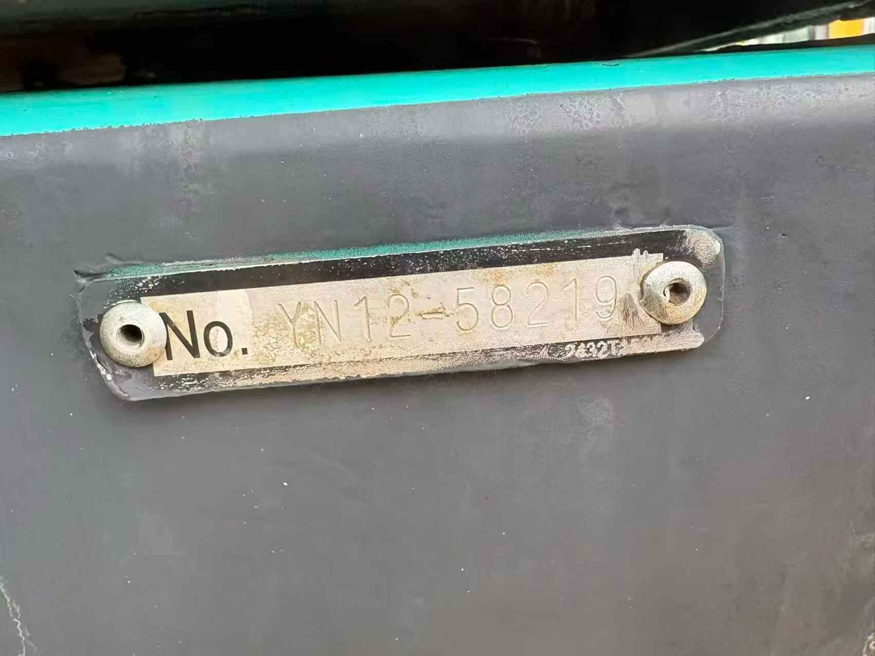 Buy Kobelco SK200-2 Used Excavator / 6