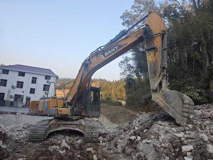 Buy Sany SY215C-8 Used Excavator / 1
