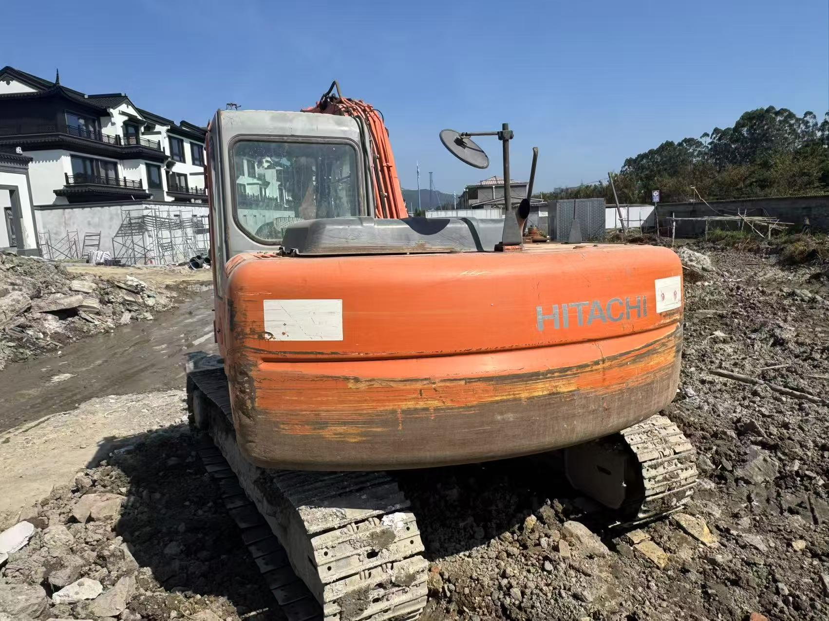 Compre Escavadeira Hitachi EX120-6 Usada / 3