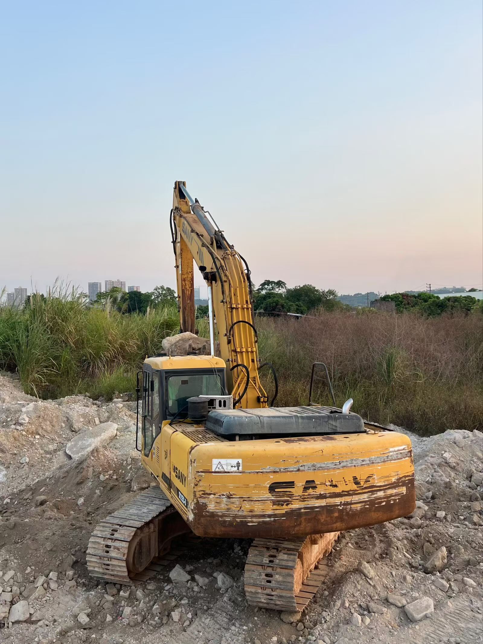 Buy Sany SY215C Used Excavator / 2