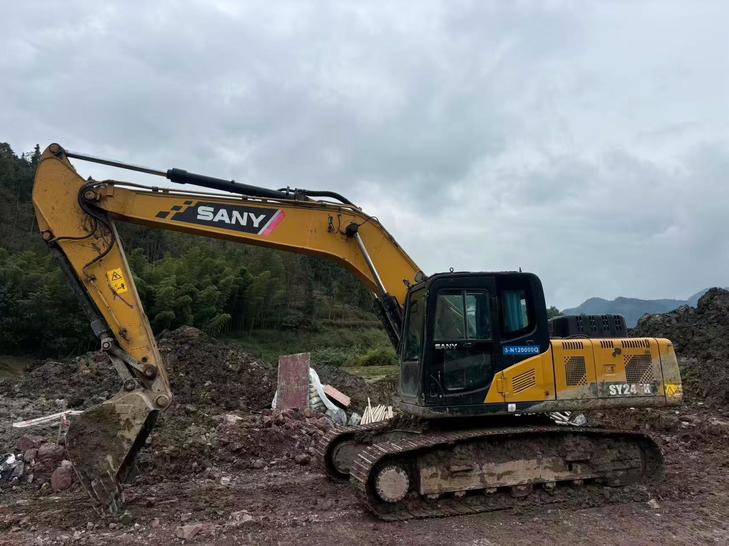 Buy Sany SY200C Used Excavator / 1