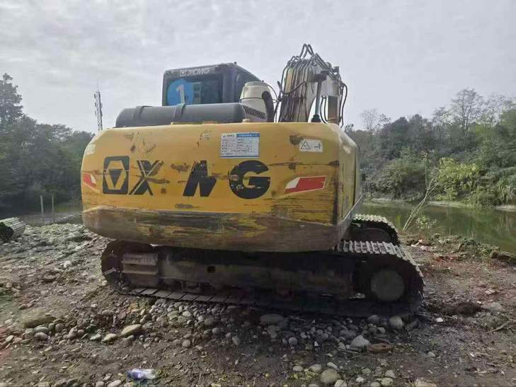 Buy XCMG XE135B Used Excavator / 1