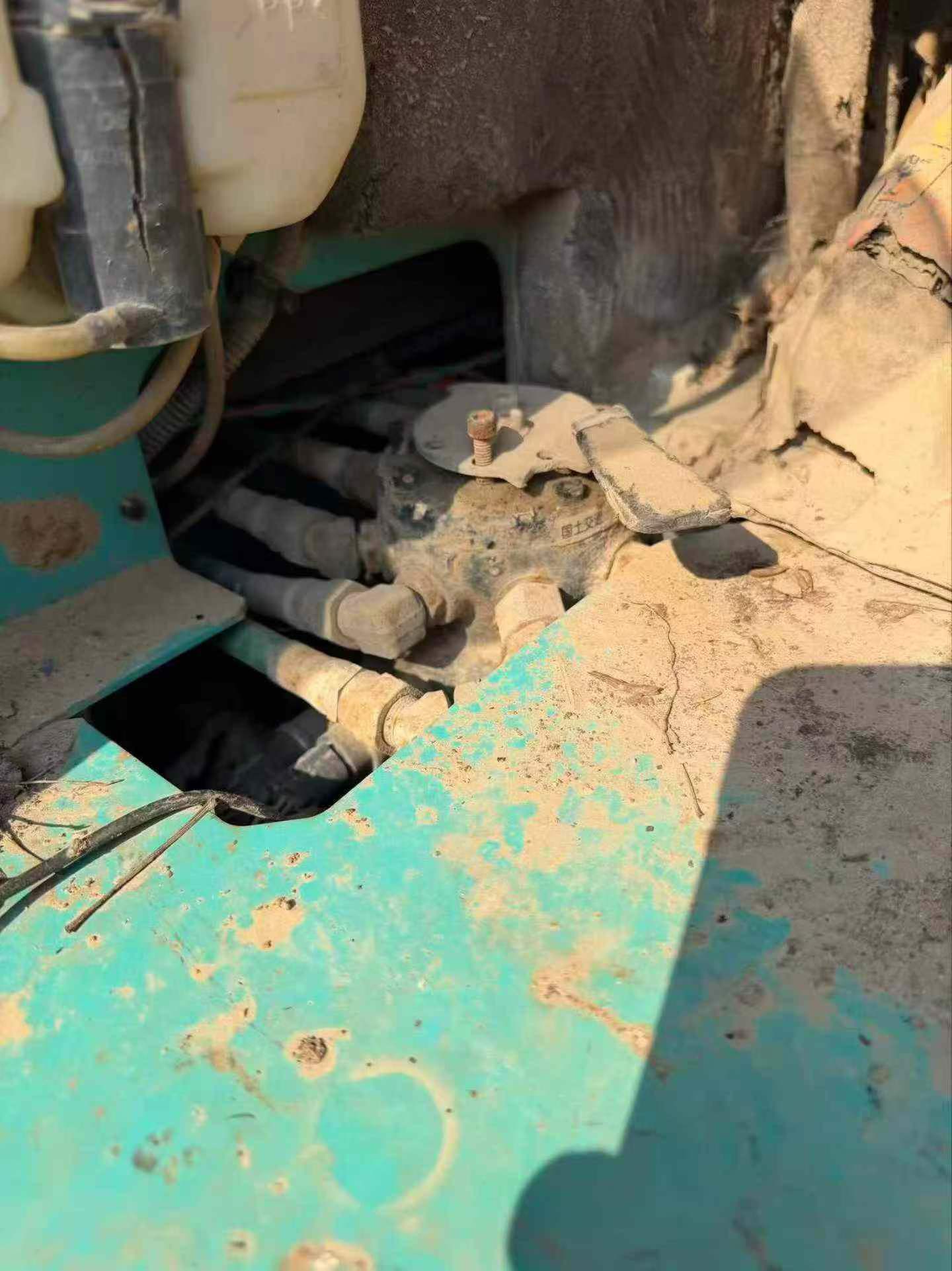 Buy Kobelco SK200-2 Used Excavator / 8