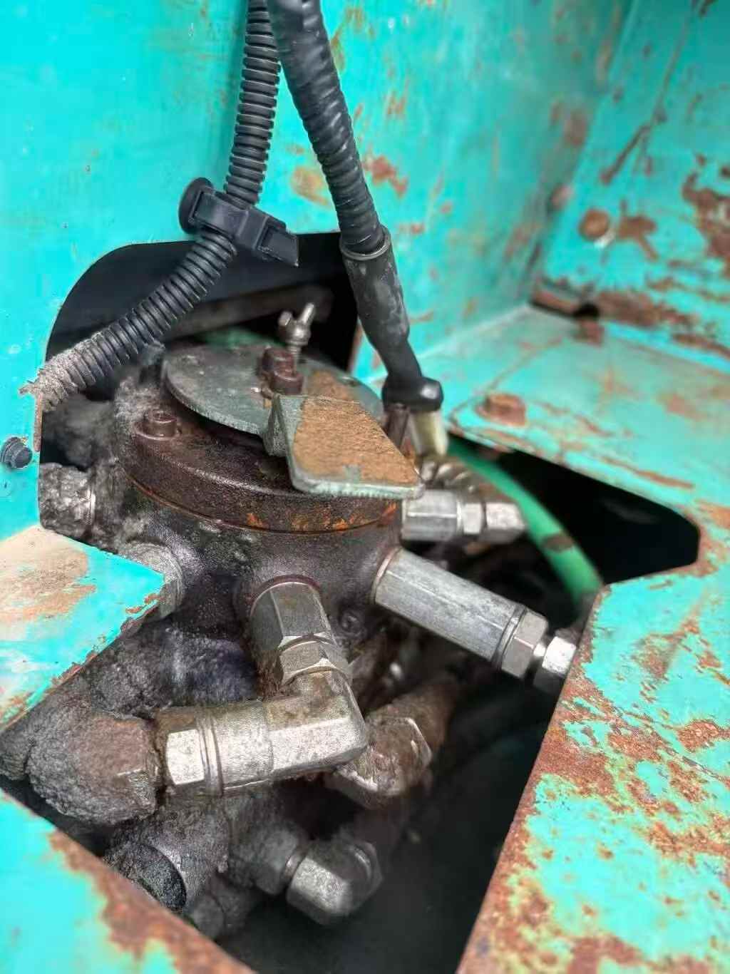 Buy Kobelco SK200-2 Used Excavator / 7