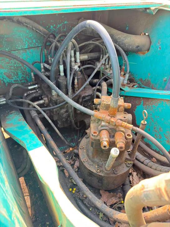 Buy Kobelco SK200 Used Excavator / 1