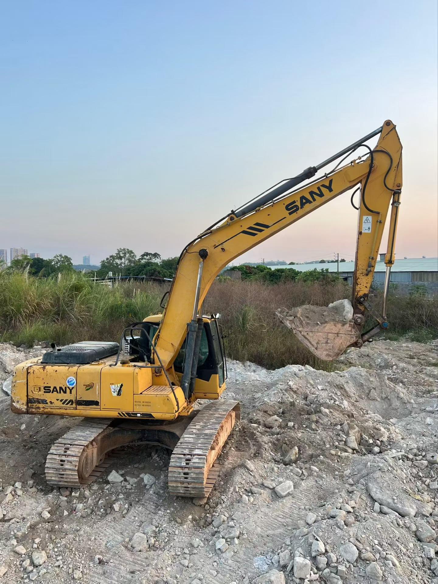 Buy Sany SY215C Used Excavator / 4