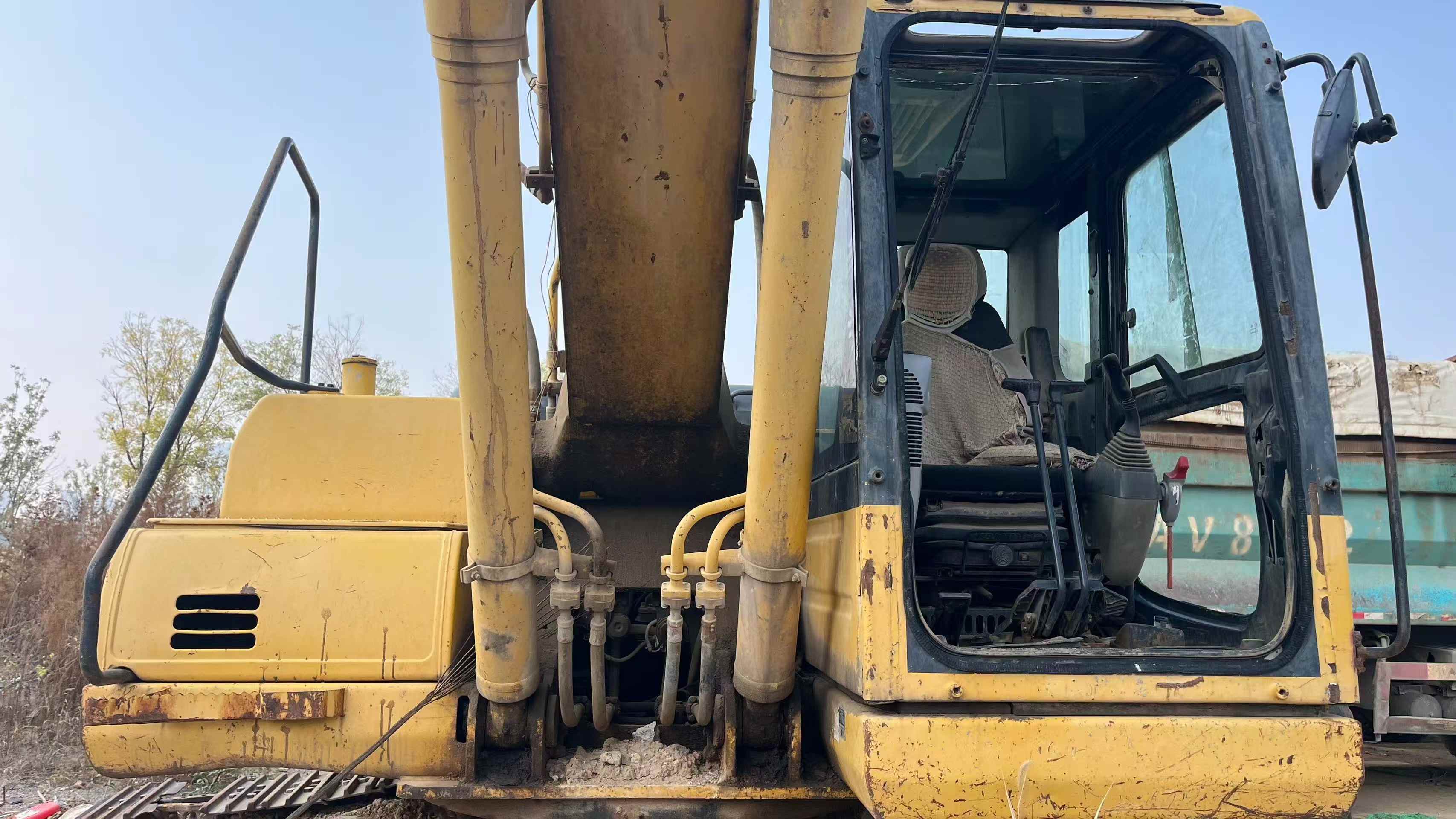 Buy Komatsu PC200-8 Used Excavator / 4