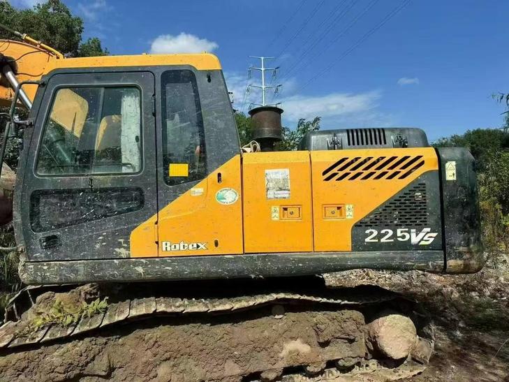 Buy Hyundai R215-7 Used Excavator / 1