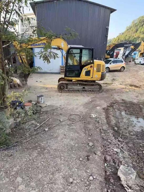 Buy Komatsu PC60-8 Used Excavator / 1