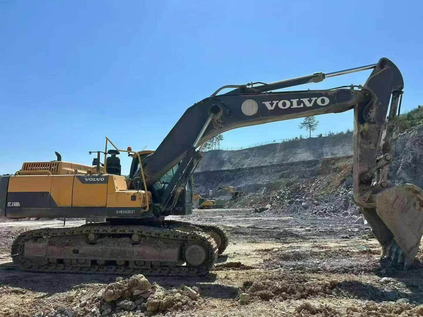 Buy Volvo L350F Used Excavator / 4