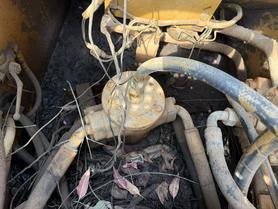 Buy Caterpillar 320V2 Used Excavator / 4 Buy Caterpillar 320V2 Used Excavator / 4