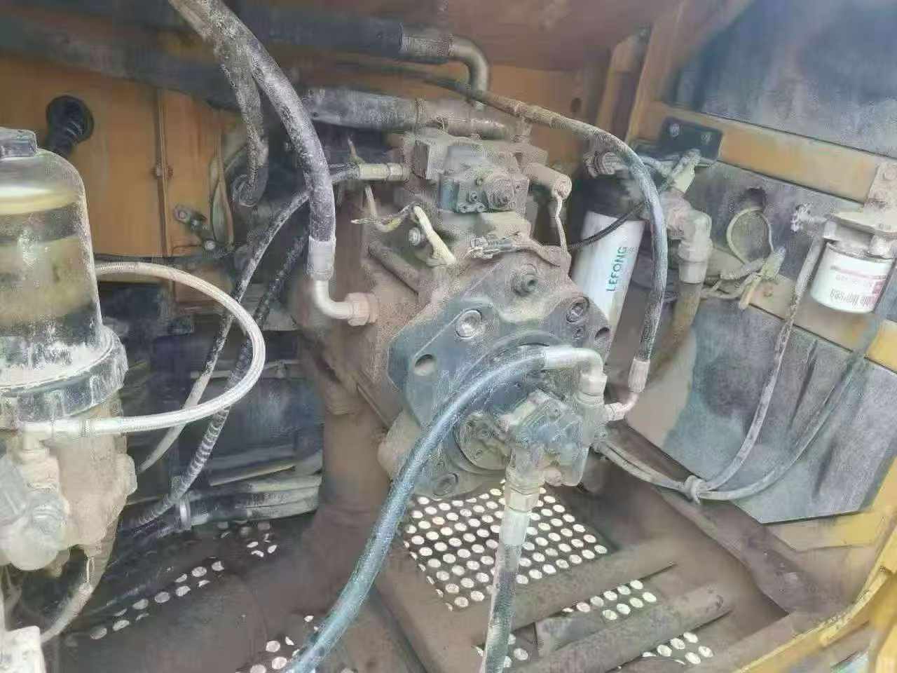 Buy XCMG XE700C Used Excavator / 3