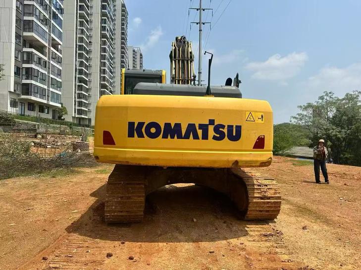 Buy Komatsu HB215LC-1 Used Excavator / 1