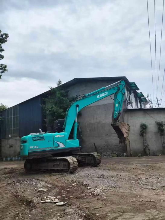 Buy Kobelco SK130 Used Excavator / 1
