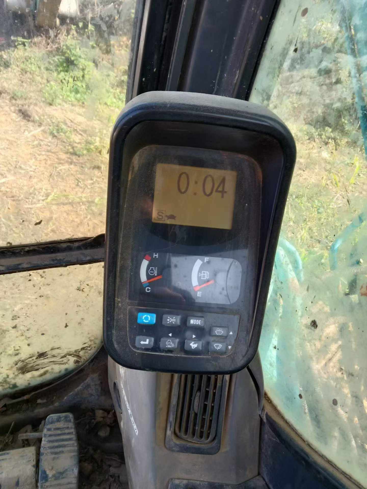 Buy Kobelco SK200-2 Used Excavator / 9