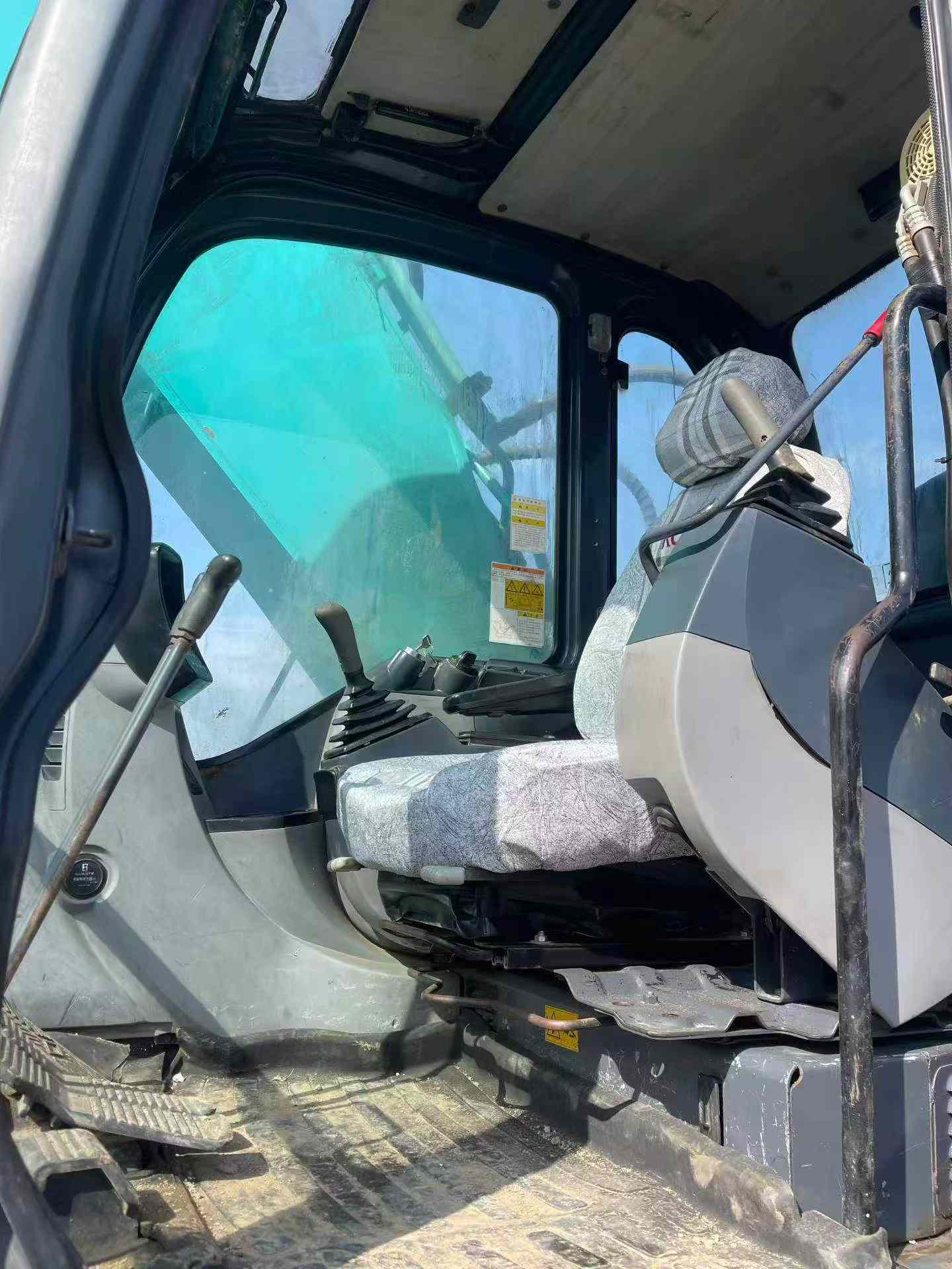 Buy Kobelco SK210 Used Excavator / 6