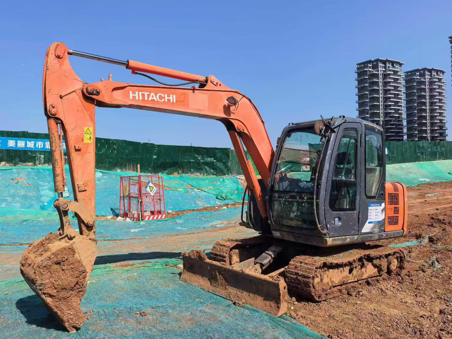 Buy Hitachi ZX60-5A Used Excavator / 4