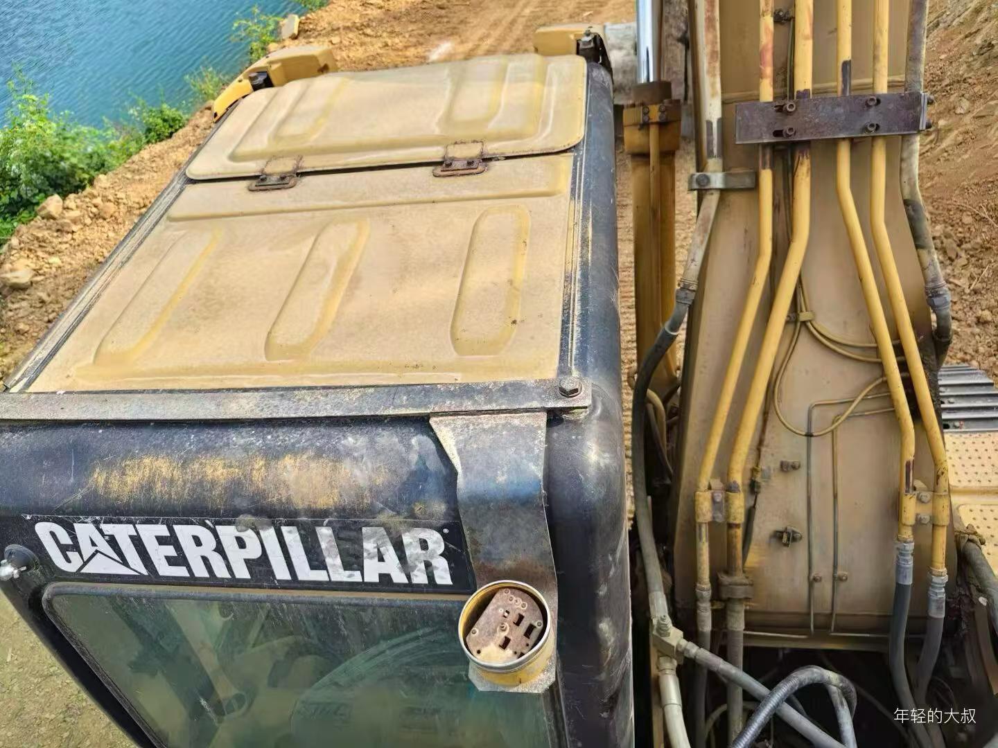 Buy Caterpillar 320D Used Excavator / 8