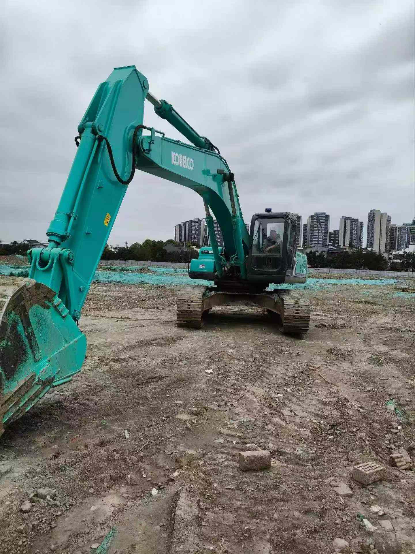 Buy Kobelco SK330 Used Excavator / 5