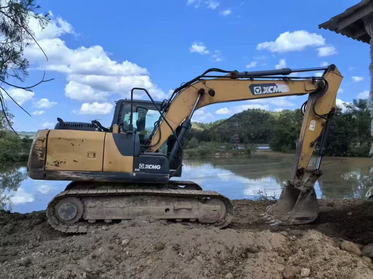 Buy XCMG XE135B Used Excavator / 5