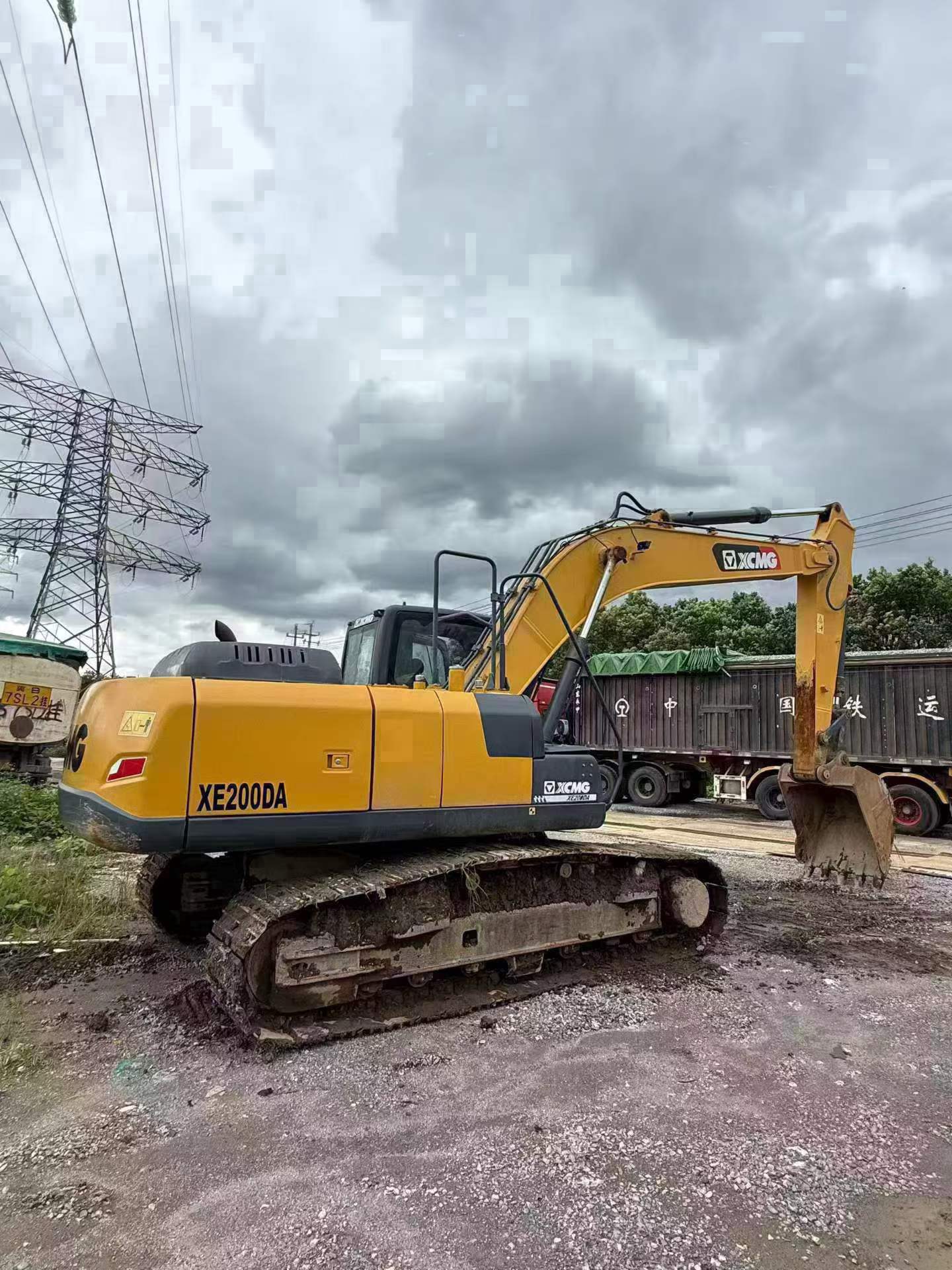 Buy XCMG XE200 Used Excavator / 2