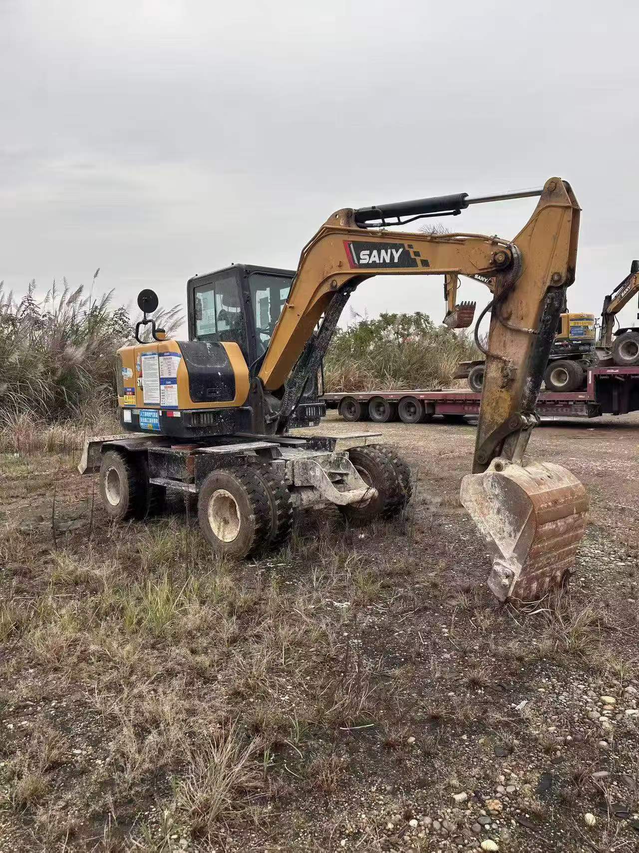 Buy Sany SY65C Used Excavator / 3