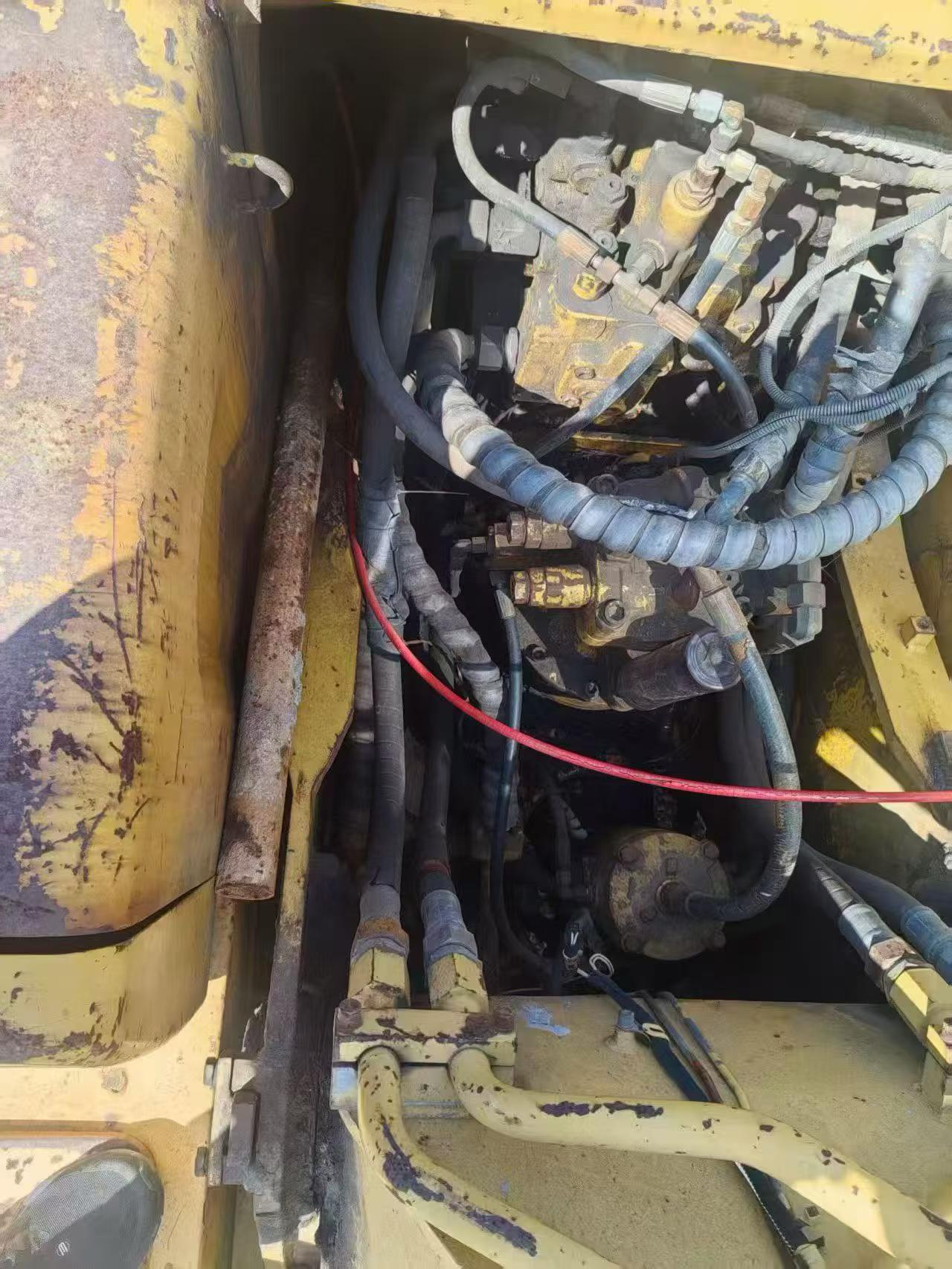 شراء حفارة Caterpillar M318 مستعملة / 5