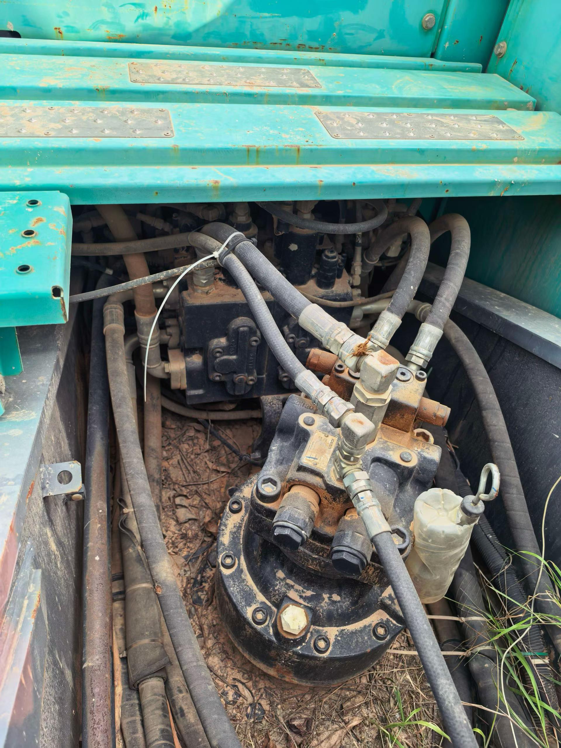 Buy Kobelco SK210 Used Excavator / 4