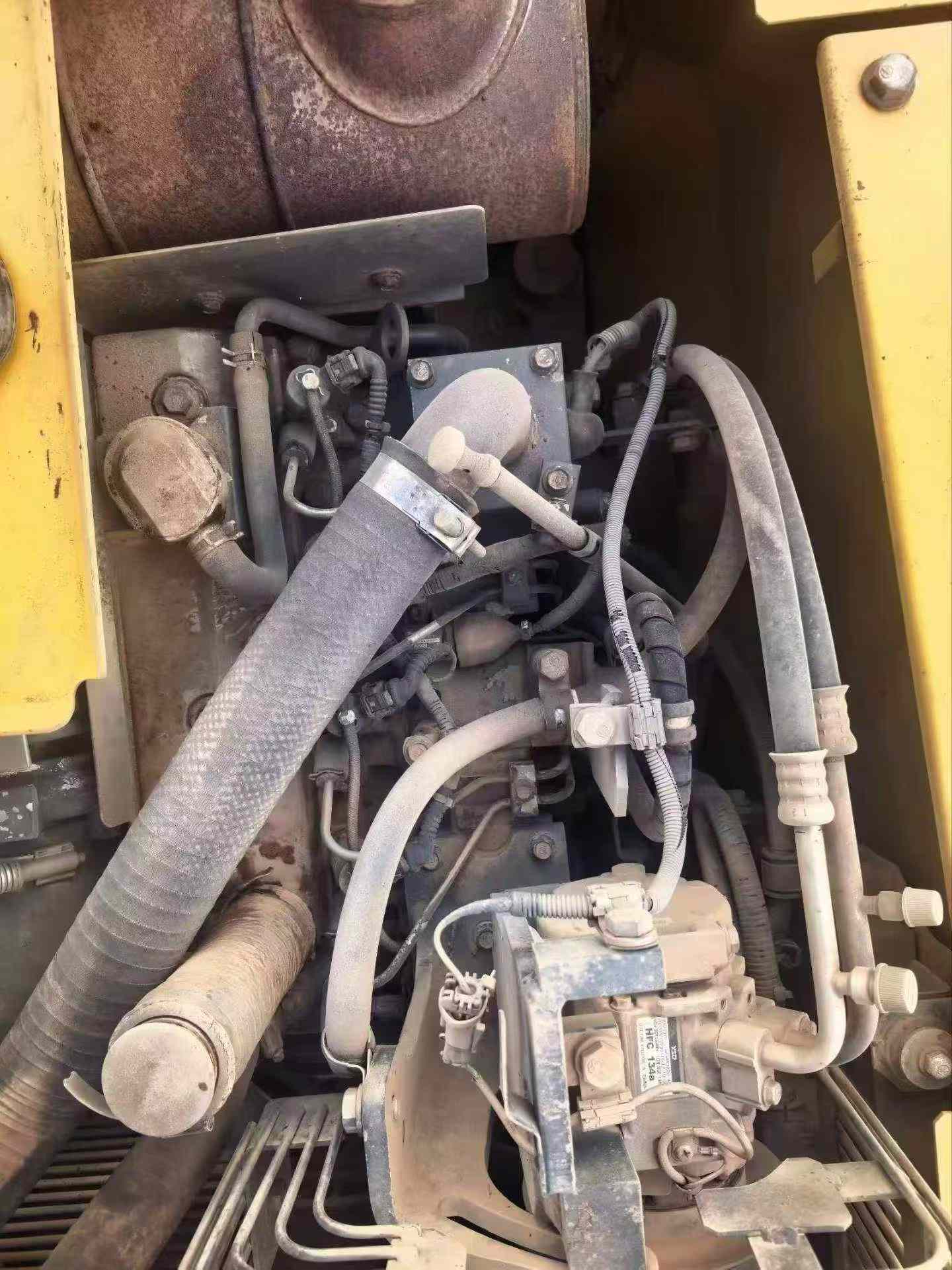 Buy Komatsu PC130-8 Used Excavator / 4