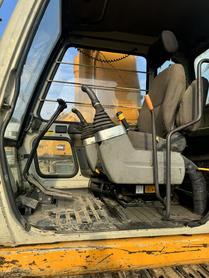 Buy Kato 820-3SP Used Excavator / 3 Buy Kato 820-3SP Used Excavator / 3