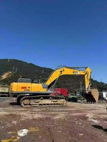 Buy XCMG XE550DK Used Excavator / 2 Buy XCMG XE550DK Used Excavator / 2
