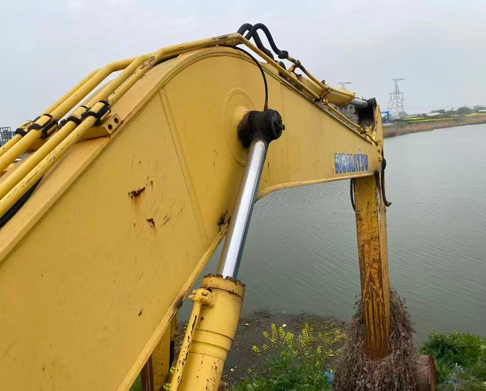Buy Komatsu PC200-8 Used Excavator / 4