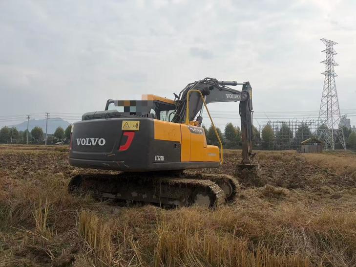 Buy Volvo L120E Used Excavator / 1