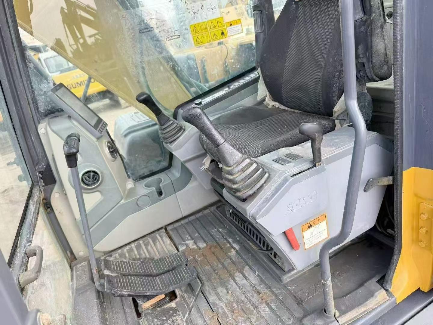 Buy XCMG XE155D Used Excavator / 4