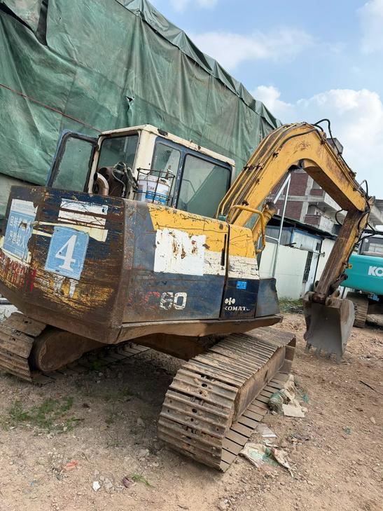Buy Komatsu PC60-6 Used Excavator / 1