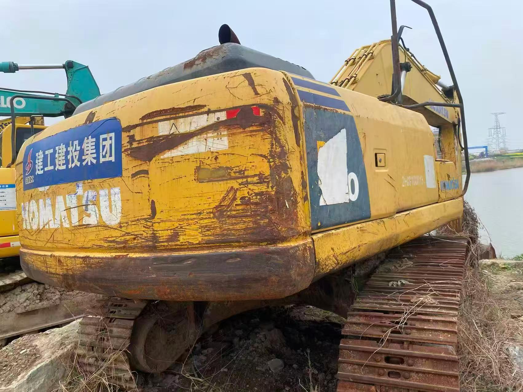 Buy Komatsu PC200-8 Used Excavator / 3