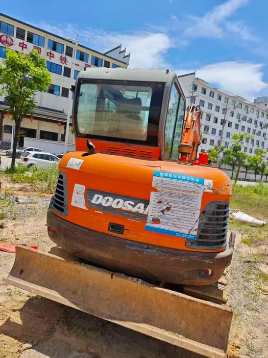 Buy Doosan DH55 Used Excavator / 1