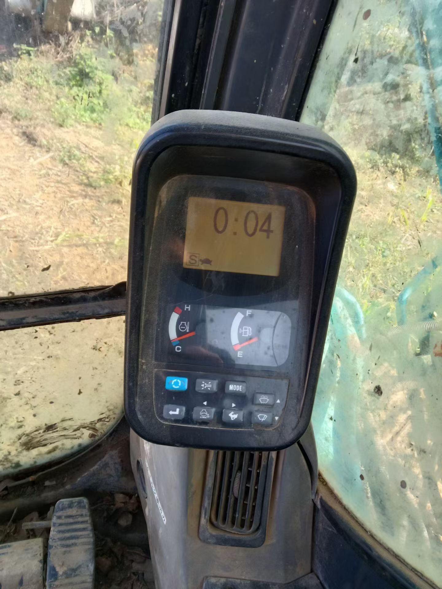 Buy Kobelco SK200-2 Used Excavator / 9