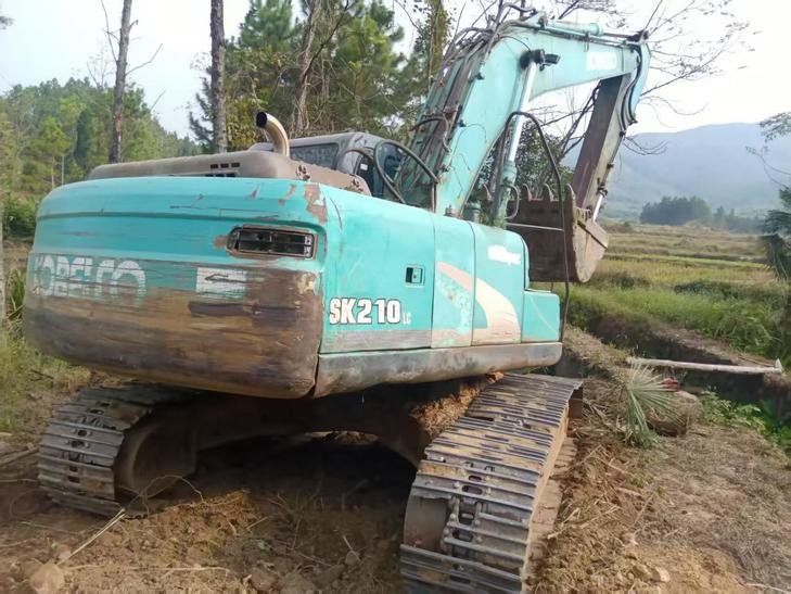 Buy Kobelco SK210-6 Used Excavator / 1