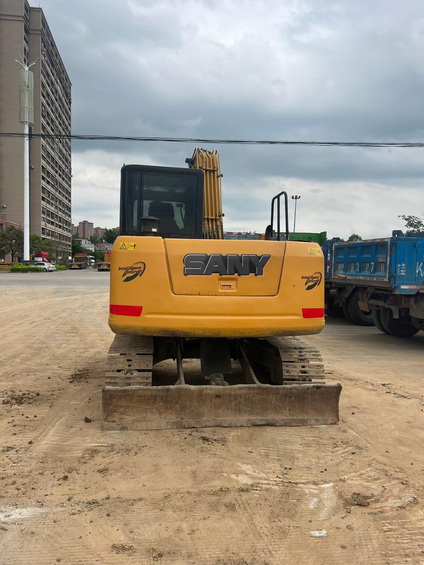 Buy Sany SY95C Used Excavator / 3