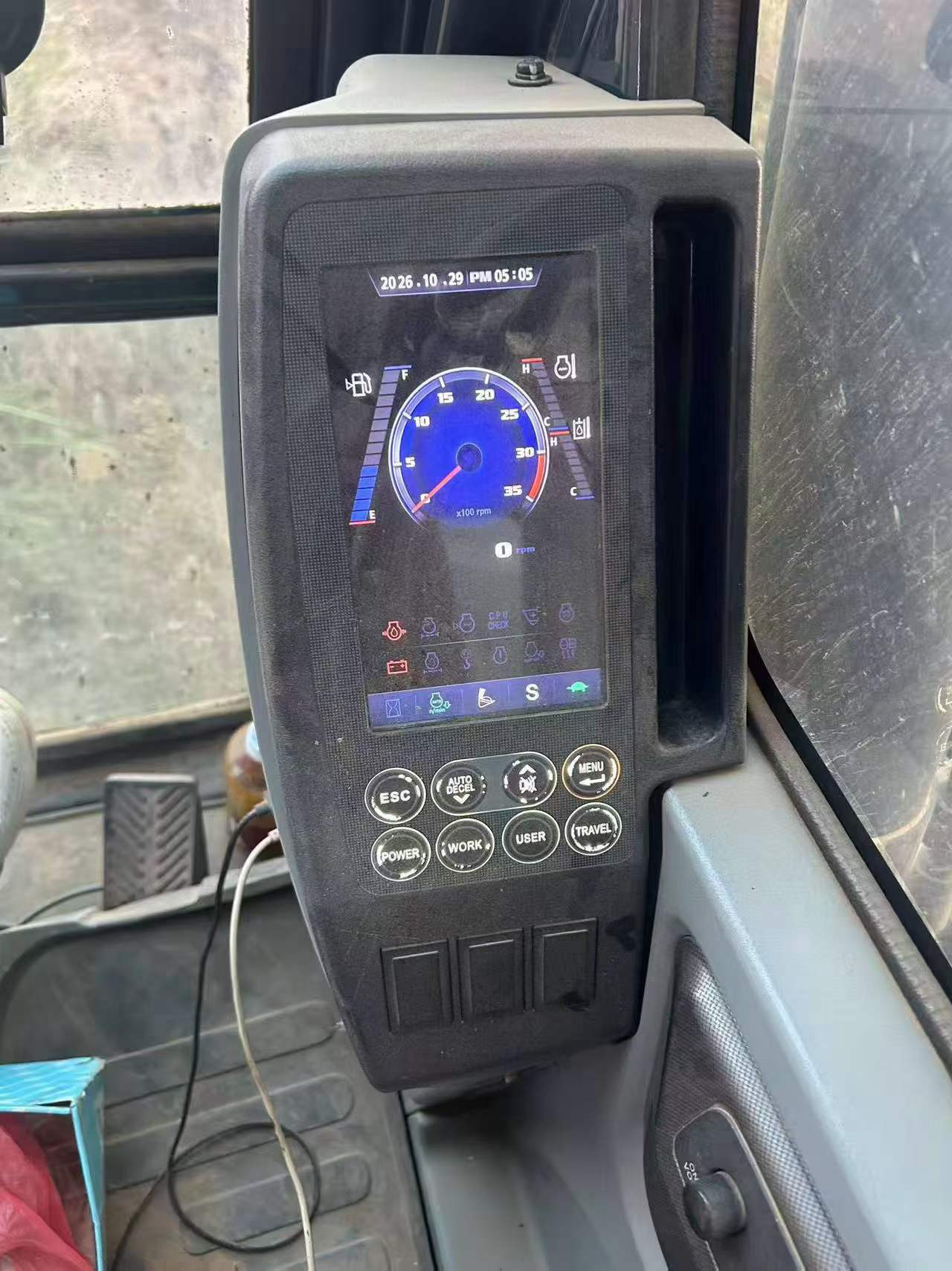 Buy Hyundai R215VS Used Excavator / 3