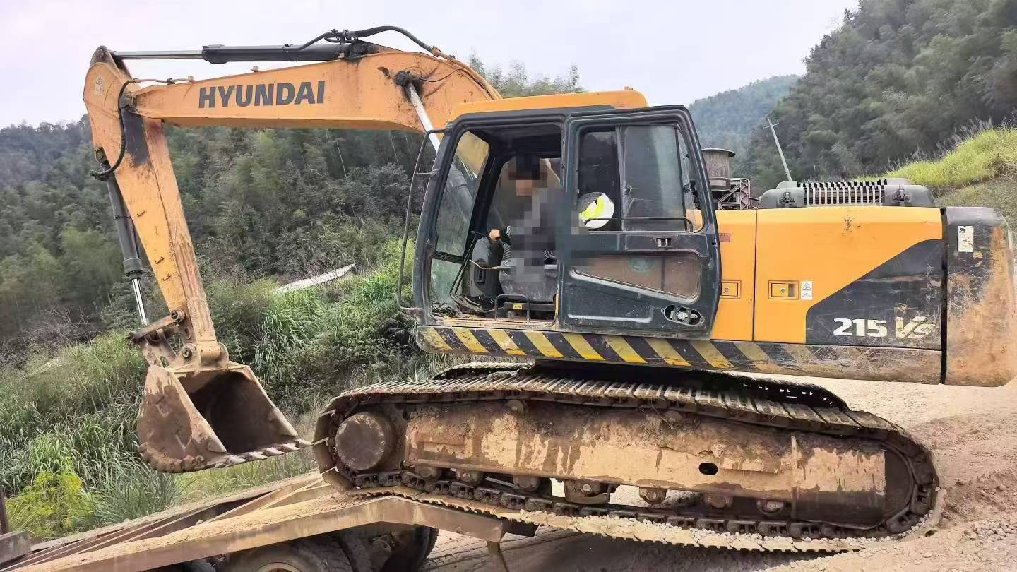 Buy Hyundai R215-7 Used Excavator / 6