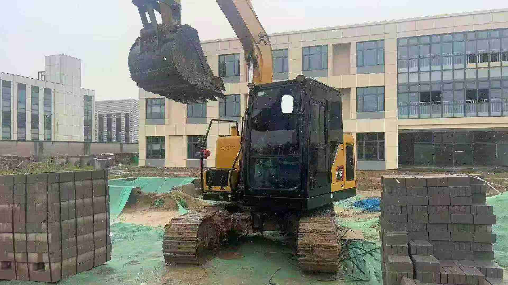 Buy Sany SY70C Used Excavator / 4