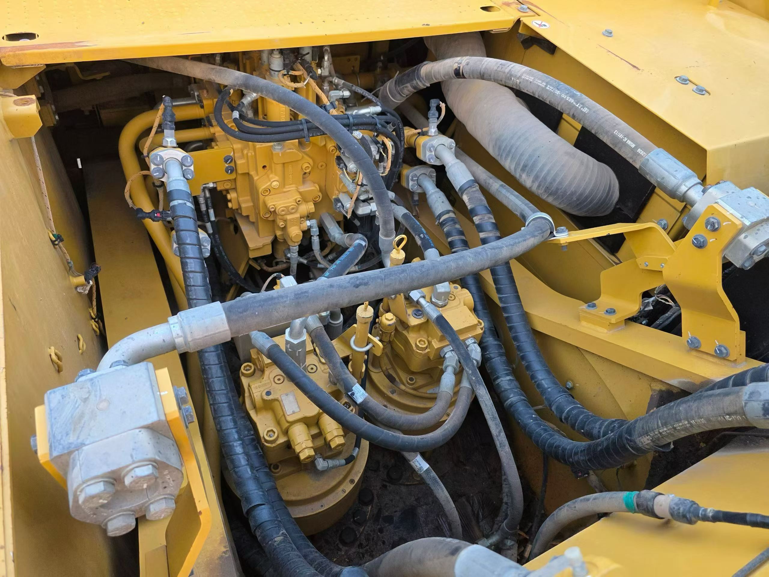 Buy Caterpillar CAT352 Used Excavator / 8