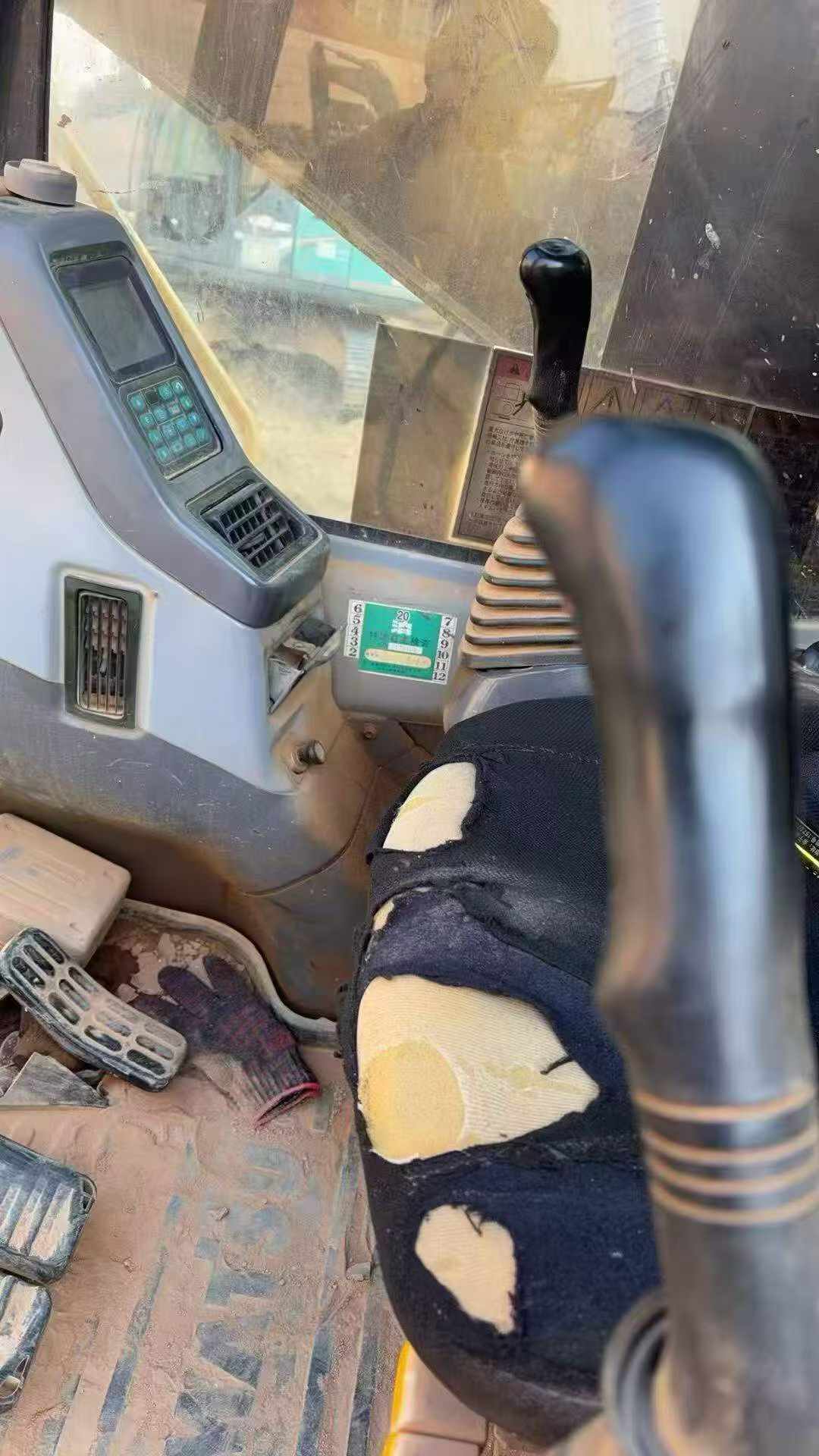 Buy Komatsu PC200-7 Used Excavator / 4