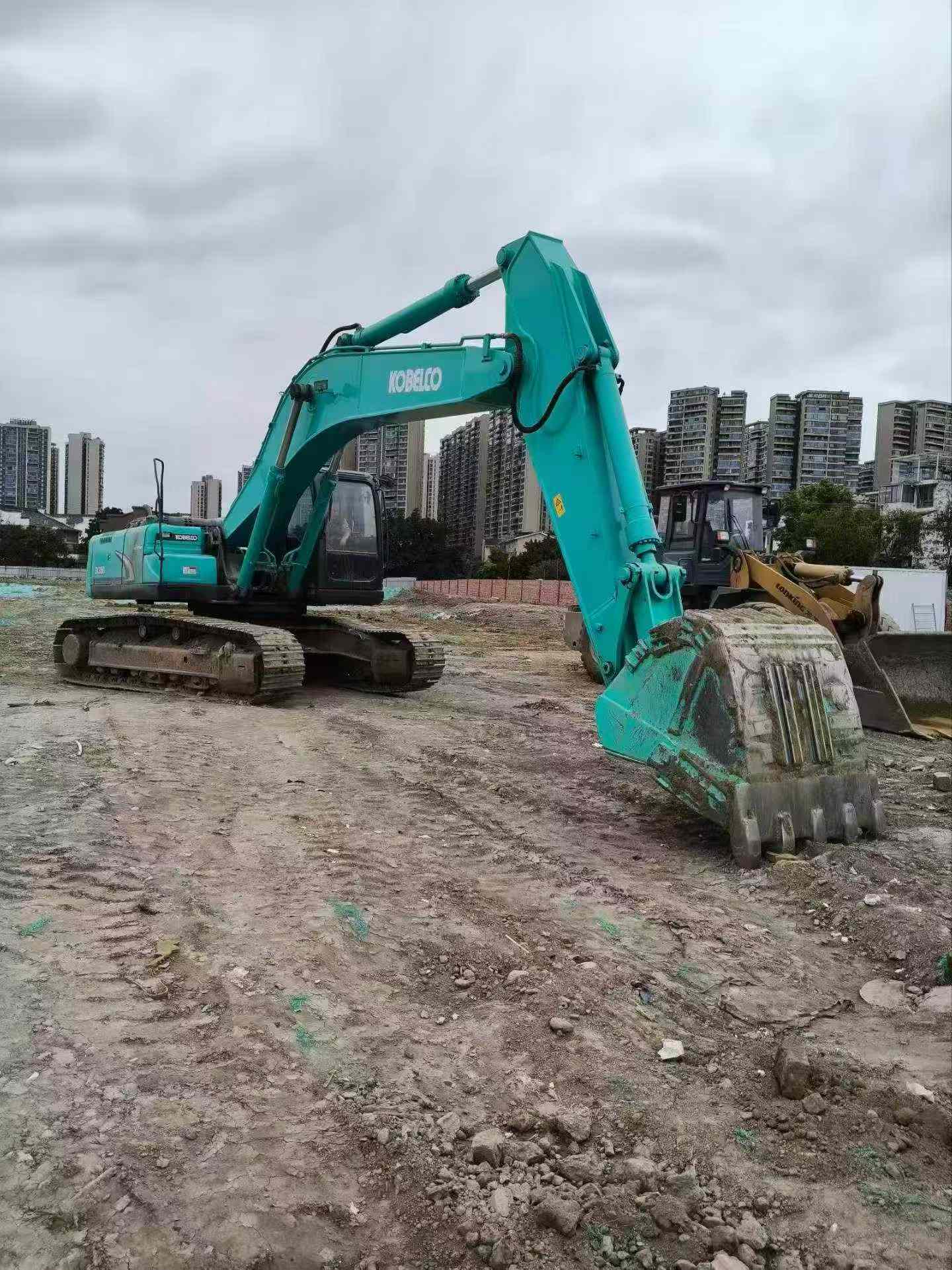 Buy Kobelco SK330 Used Excavator / 2
