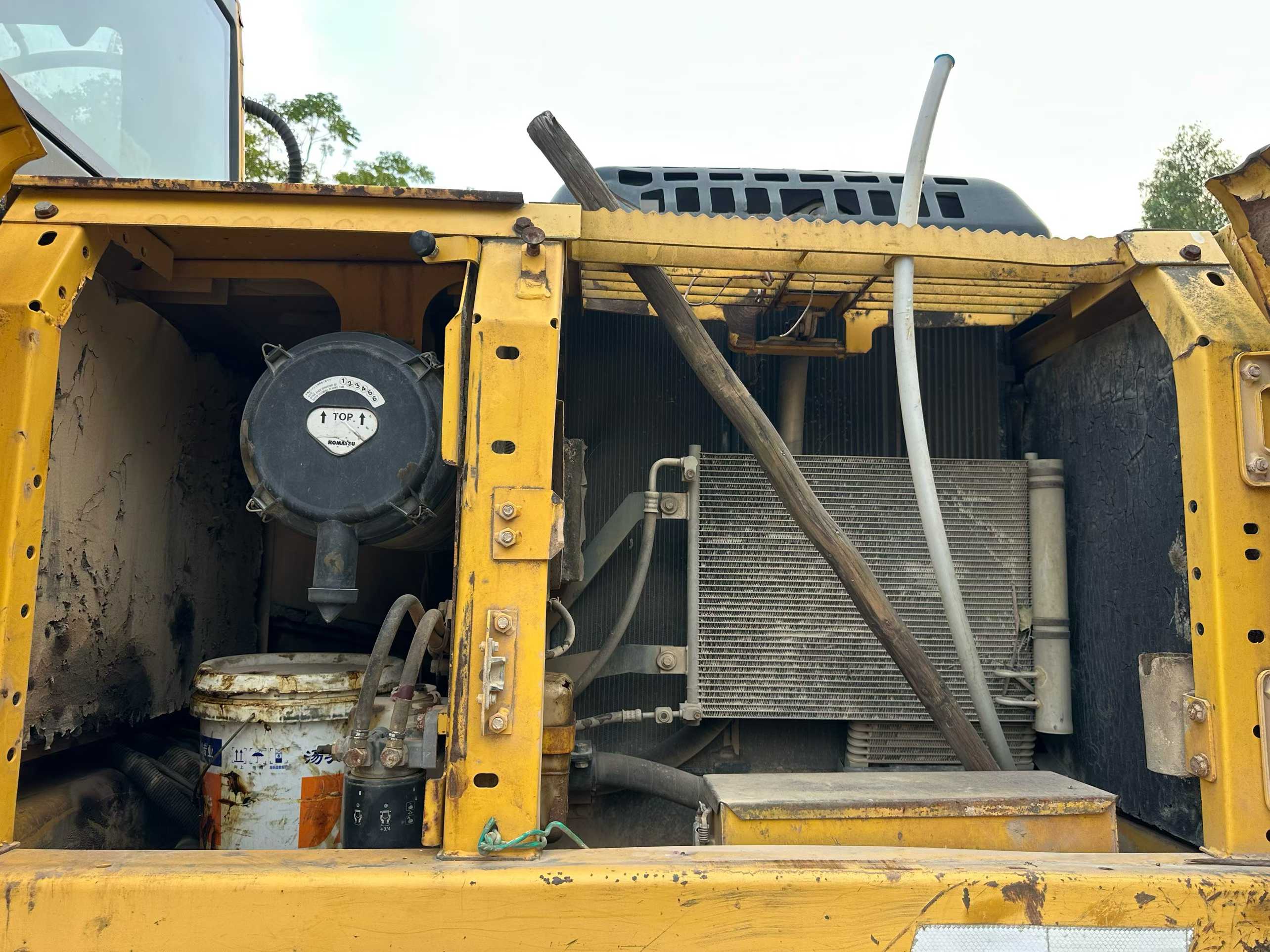 Buy Komatsu PC200-8 Used Excavator / 5