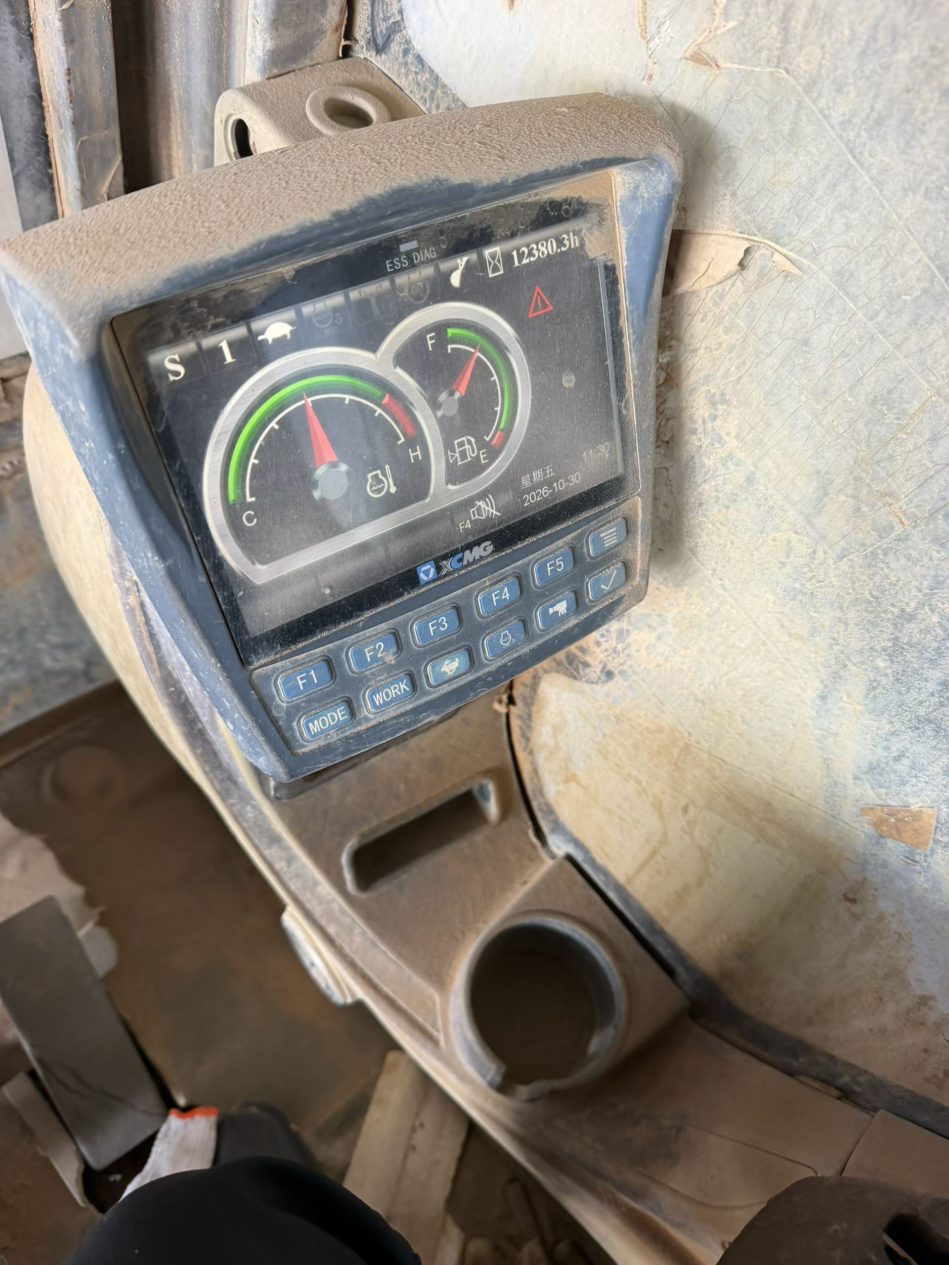 شراء حفارة XCMG XE215 مستعملة / 7